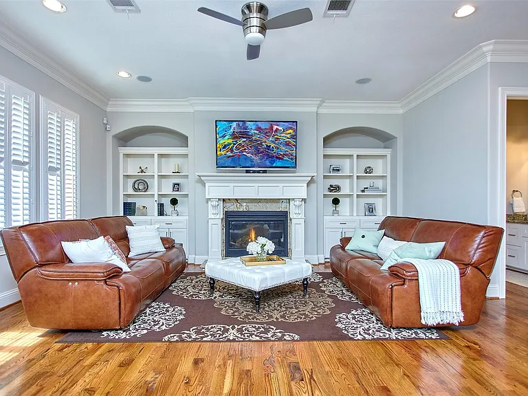 1126 W 16th St #F — Photo 7
