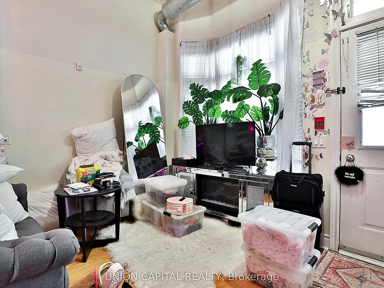 71 McCaul St #143 — Photo 6