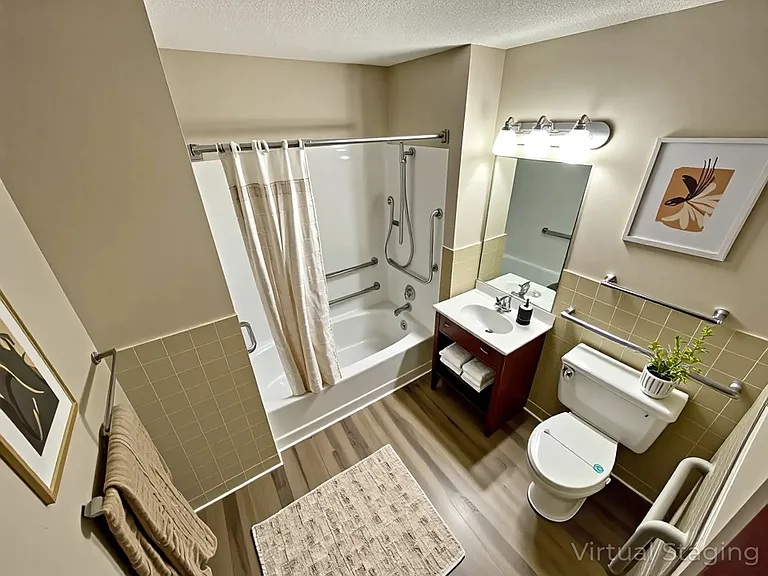 Emerald Pointe — Photo 10