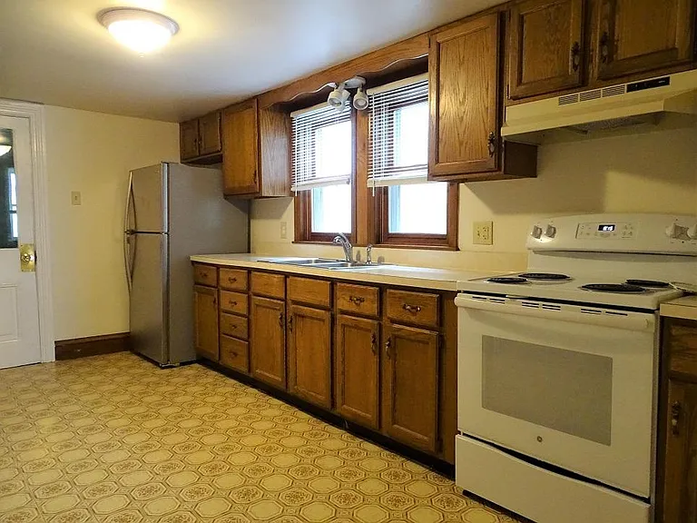 46 W Main St — Photo 7