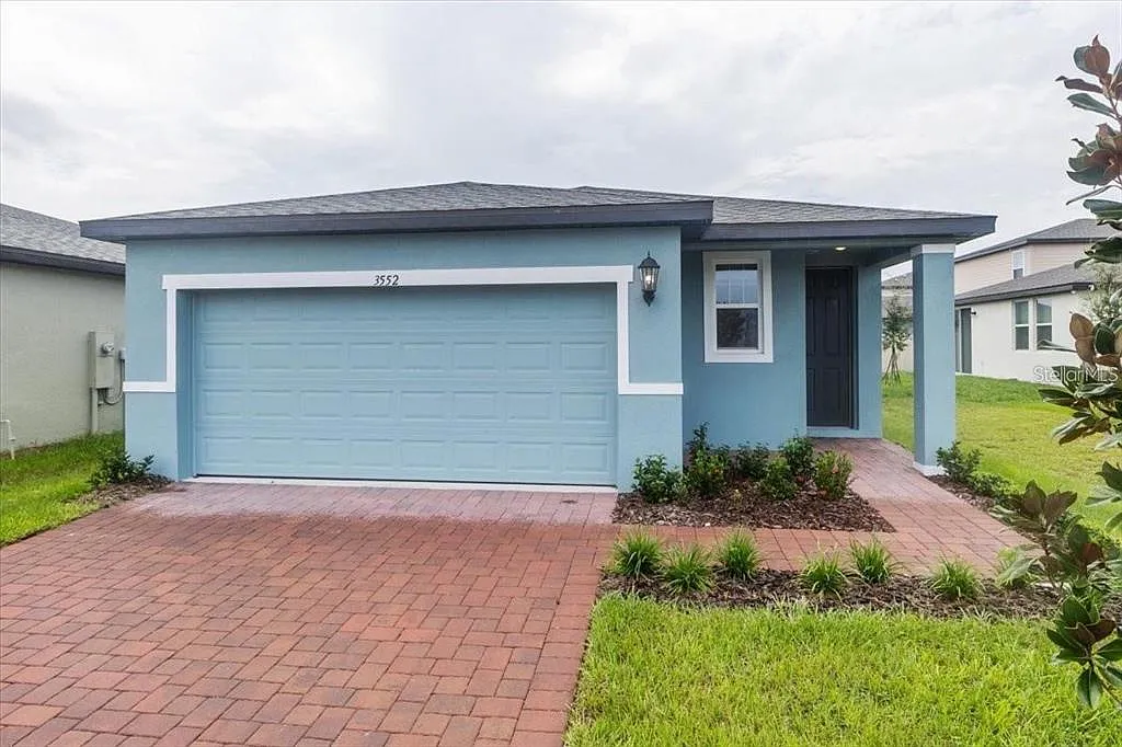 3 bed, 2.0 bath, 1484 sqft, $1,800 — Photo 1