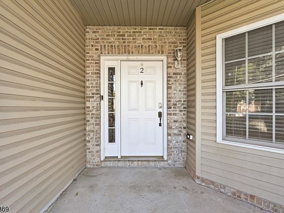4th image of 708 E Front St #2