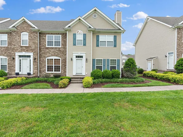 1016 McKenna Dr, Thompsons Station, TN 37179