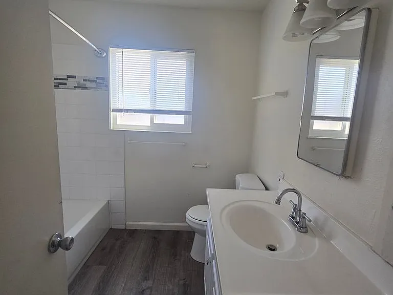 1200 W Water St — Photo 8