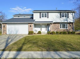 602 Chelsea Dr, Bloomington, IL