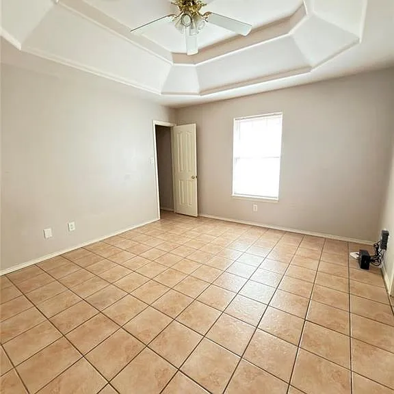 1804 S Linden St — Photo 7