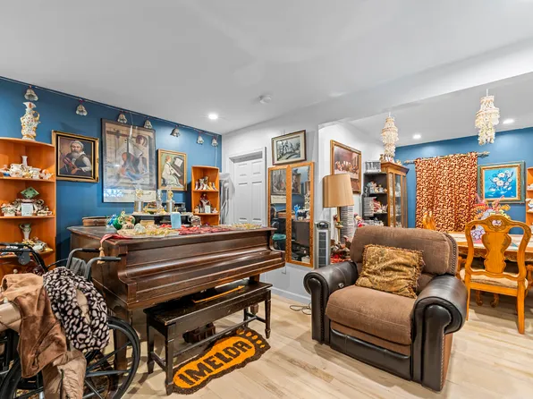 67-02 Almeda Avenue image 8 of 41