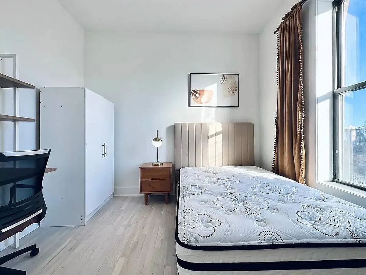 5 bed, 4.0 bath, 1200 sqft, $1,380 — Photo 3