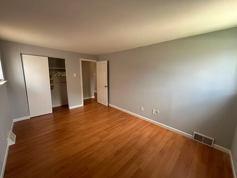 9414 Kirkwood Rd #1 — Photo 4