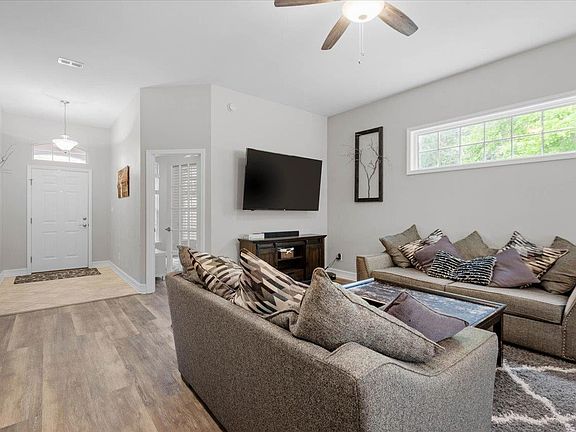5th image of 2606 Heathrow Dr