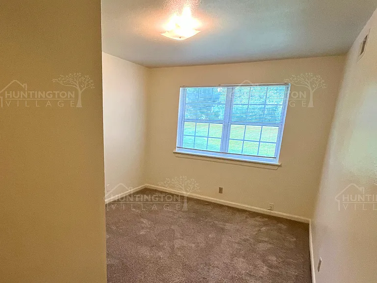 900 Olmstead St — Photo 7