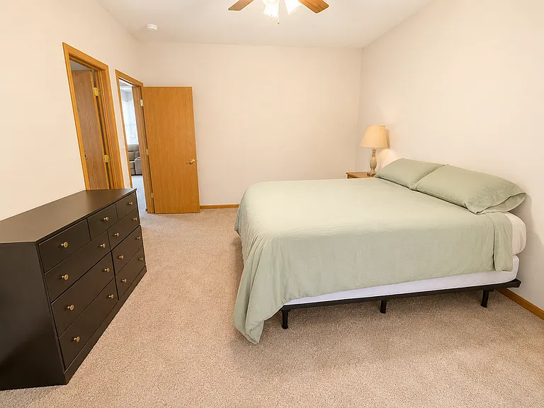 4006 Meadow View Dr — Photo 12