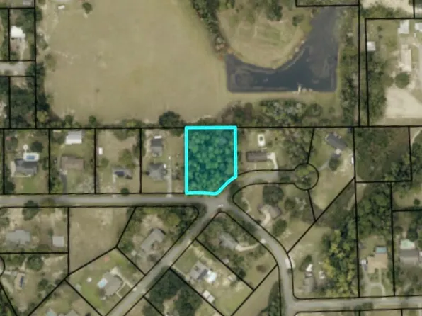 12 Fawnwood Dr, Milton, FL 32571