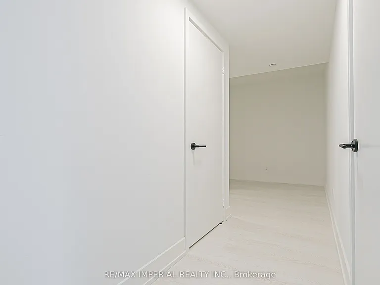 308 Jarvis St #305 — Photo 22