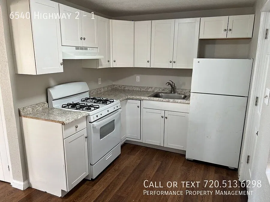 Studio Apartment with Utilities Included Near Downtown Denver — Photo 3