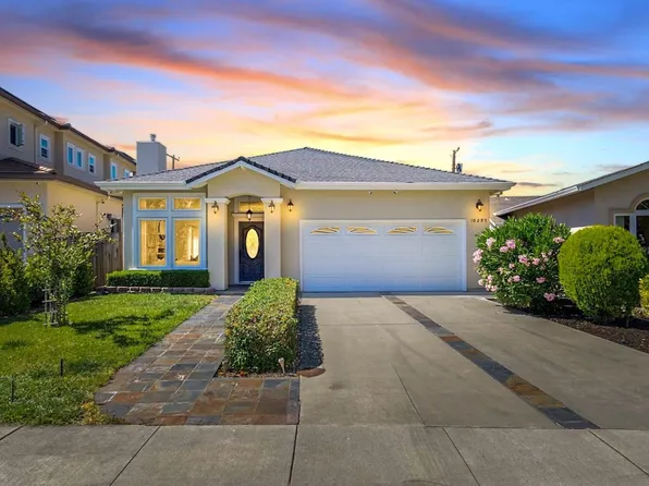 10295 Menhart Ln, Cupertino, CA 95014
