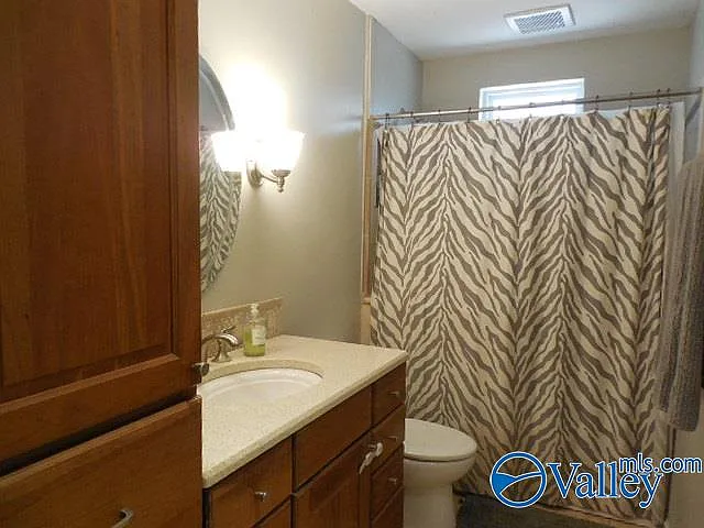 1222 Clinton Ave SE — Photo 12