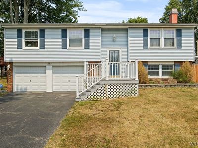 6953 Academy Ln, Lockport, NY, 14094