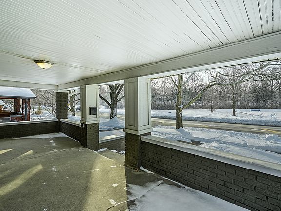 2nd image of 5110 E Pleasant Run Parkway North Dr