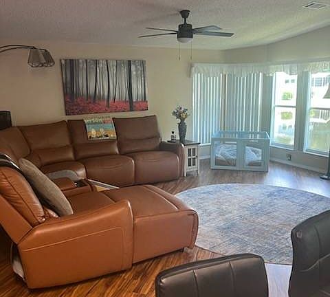 2nd image of 447 Goldenrod Cir S