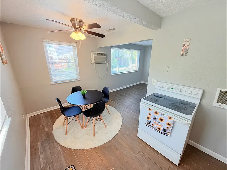 1437 Ambrose Ave #3 — Photo 12