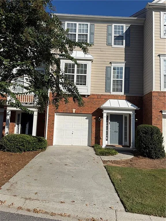 4 bed, 4.0 bath, 1902 sqft, $2,400 — Photo 2