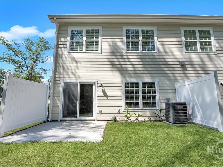105 Sherwood Ct #1 — Photo 30