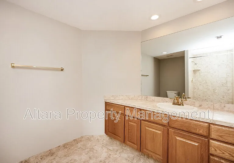 1825 Starstone Ct — Photo 24