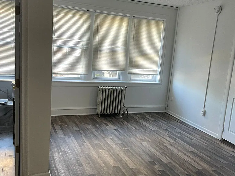 1100 S 58th St #307B — Photo 3
