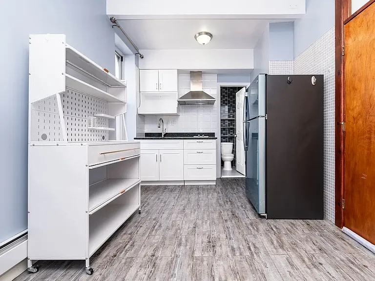 252 Irving Ave #3L — Photo 3