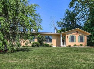 251 E Skyline Dr, Ballwin, MO