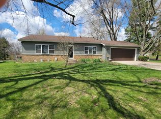 601 Gatewood Dr, Lowell, IN 46356