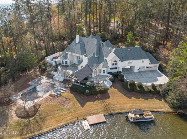 119 W Canebrake Blvd, Hattiesburg, MS 39402