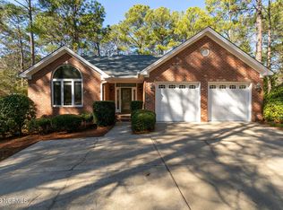 285 Merion Cir, Pinehurst, NC 28374