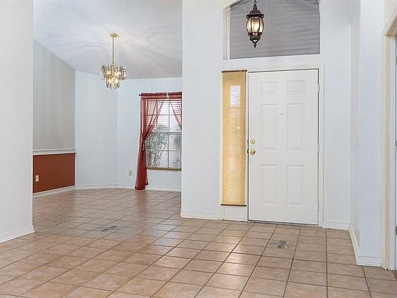 3rd image of 2729 Maywood St