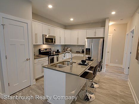 1st image of 230 SE Drake Dr #7773246