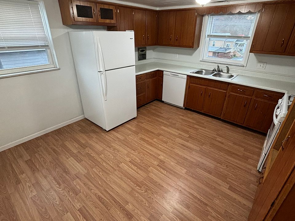 Large eat-in kitchen. Newer fridge and stove. Brand new dishwasher, sink, and faucet.