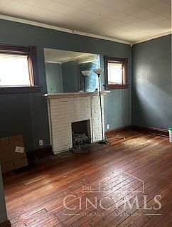 2nd image of 225 Gordon Ave