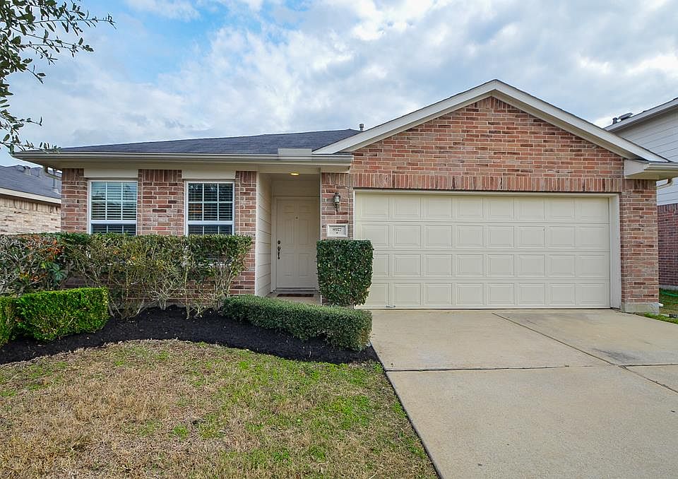 1st image of 8927 Creeks Gate Ct