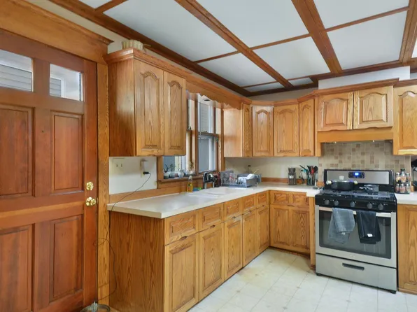 1534 N Marshall St Floor 1, Milwaukee, WI 53202