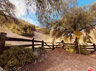 22800 Portage Circle Dr, Topanga, CA 90290