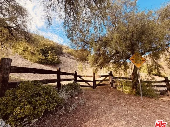 22800 Portage Circle Dr, Topanga, CA 90290
