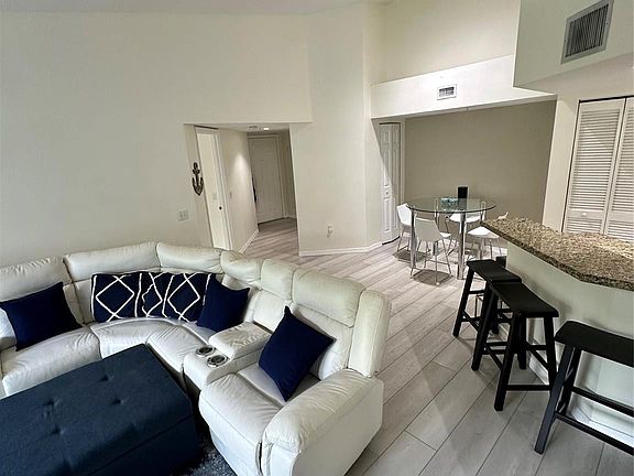 2nd image of 2131 SE 10th Avenue #1120