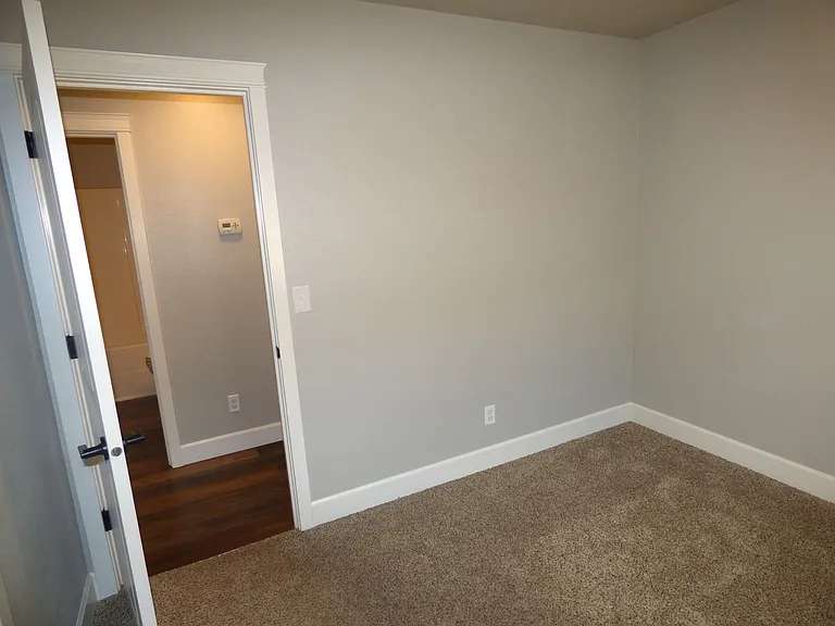 3576-3578 Fisher Ct NE — Photo 27