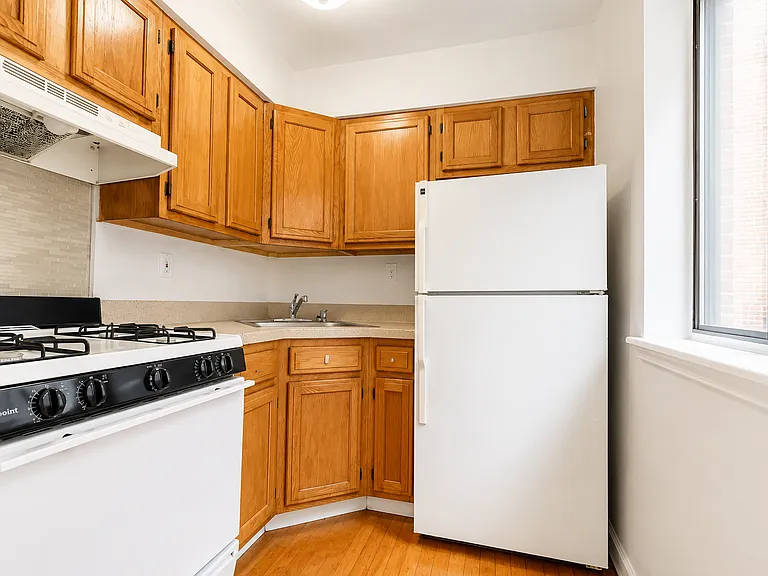 47 Cooper St #4B — Photo 7