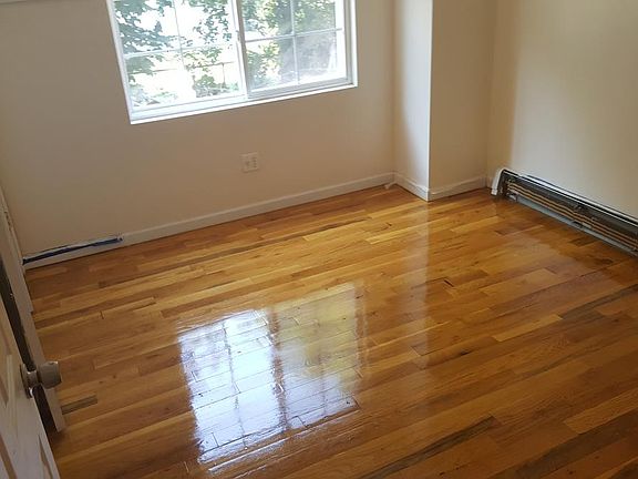 5th image of 904 E 94th St #1
