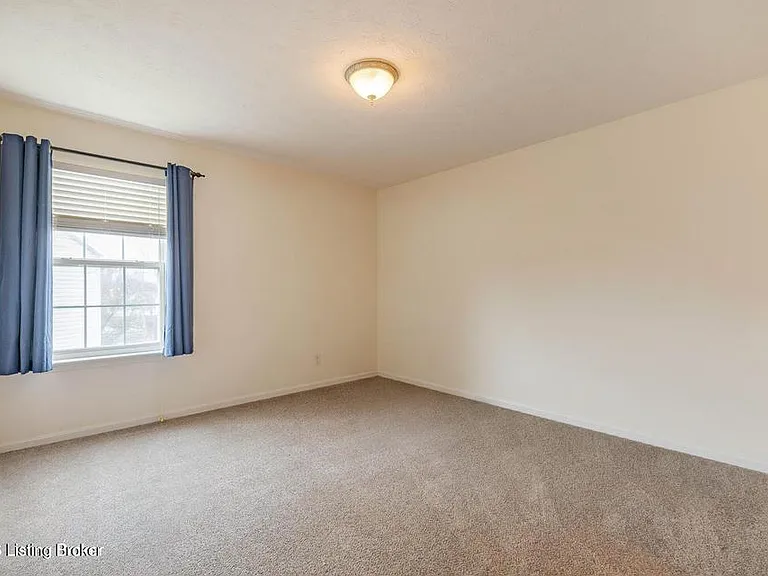 11302 Sullivan Ct — Photo 5