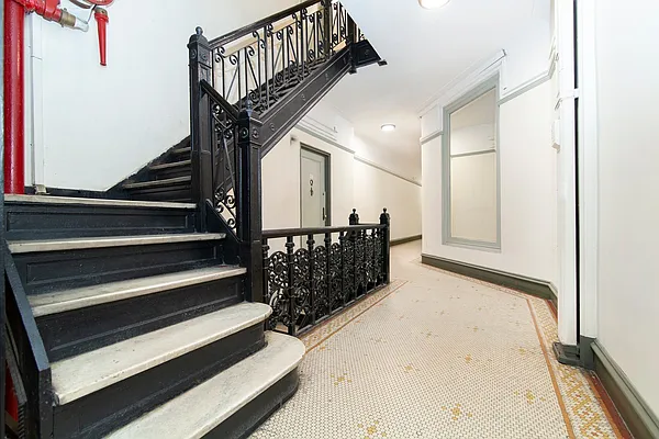 Rented by Emerson Realty NY LLC | media 12