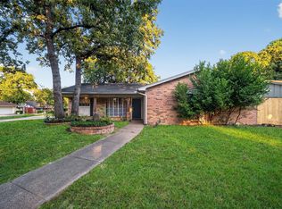 2501 Warren Ln, Fort Worth, TX 76112