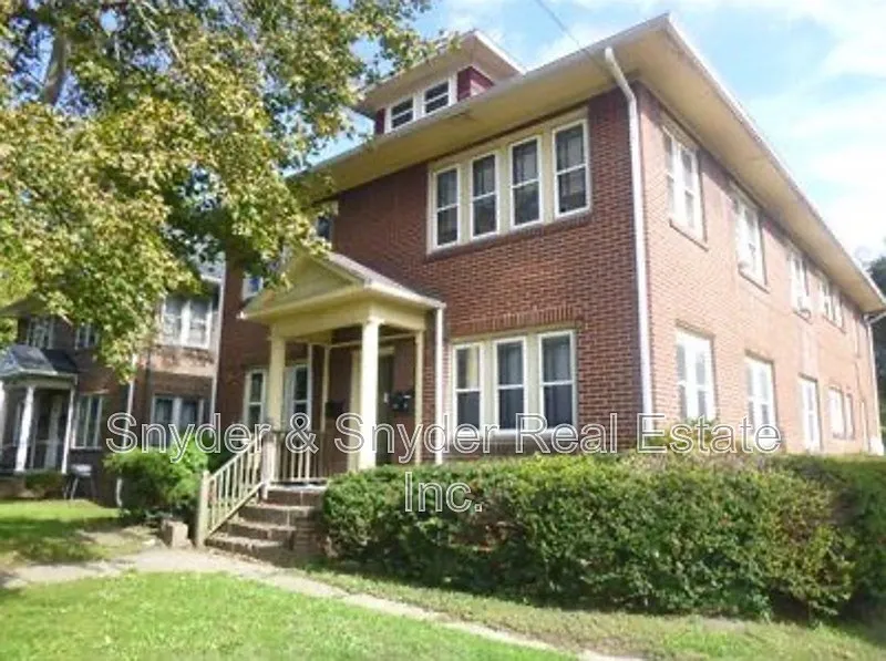 689 Schiller Ave #3